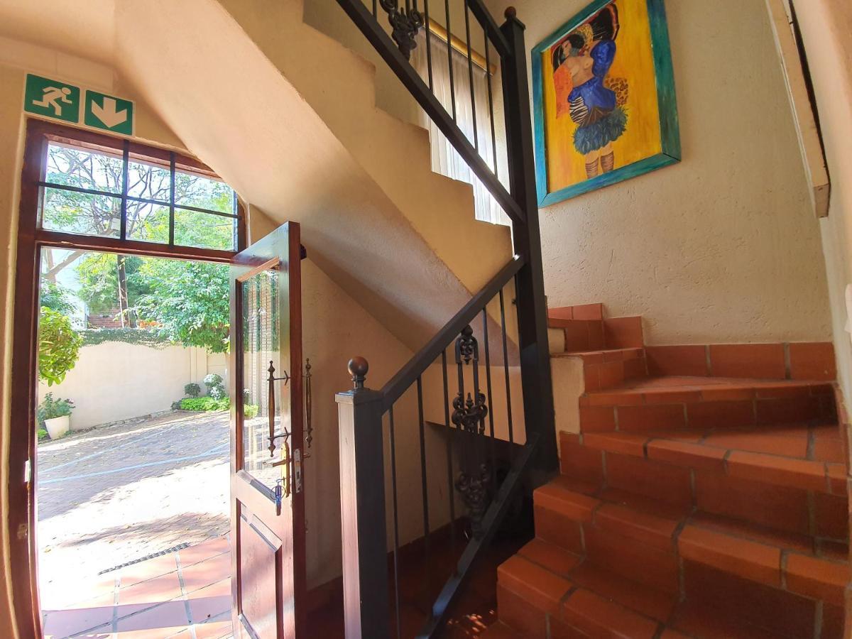 Waterhouse Guest Lodge - Indus Street Pretoria-Noord Eksteriør bilde