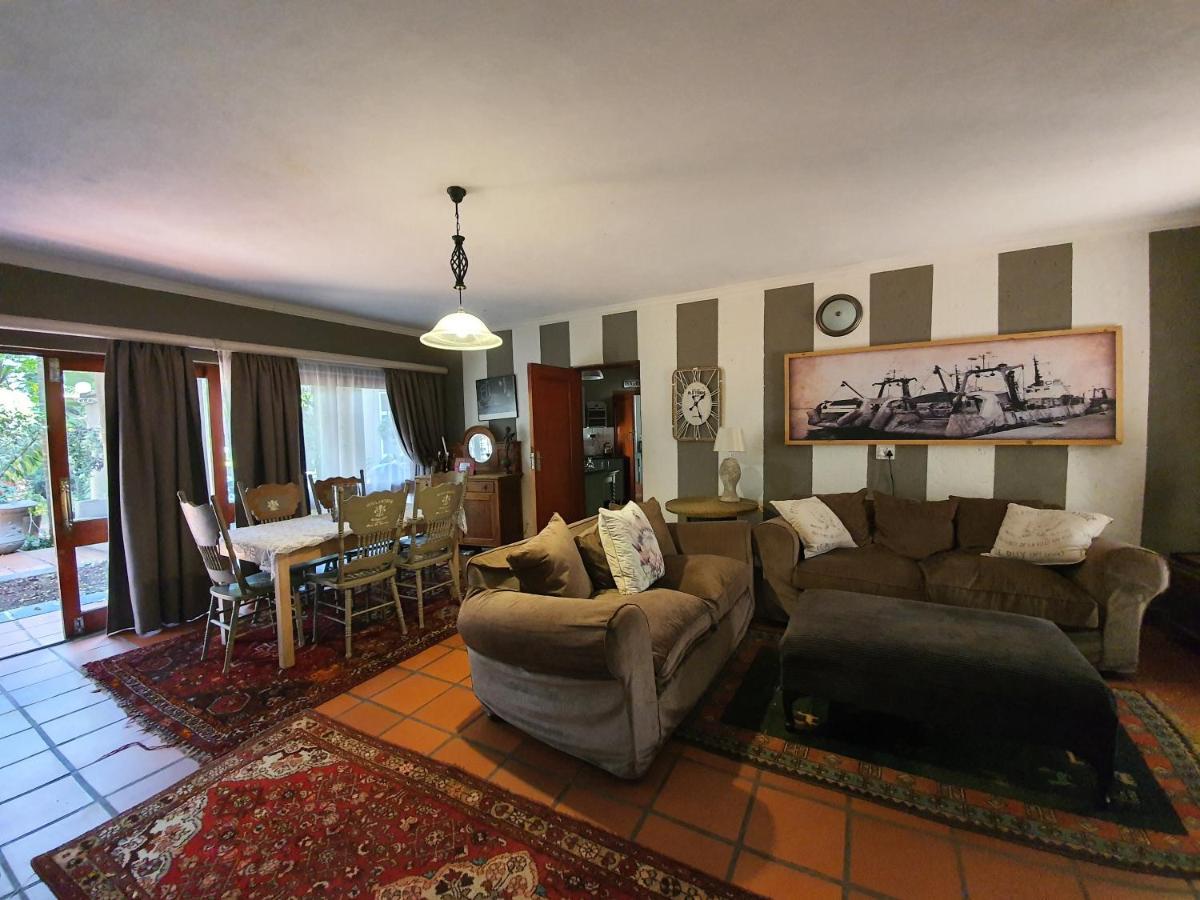 Waterhouse Guest Lodge - Indus Street Pretoria-Noord Eksteriør bilde